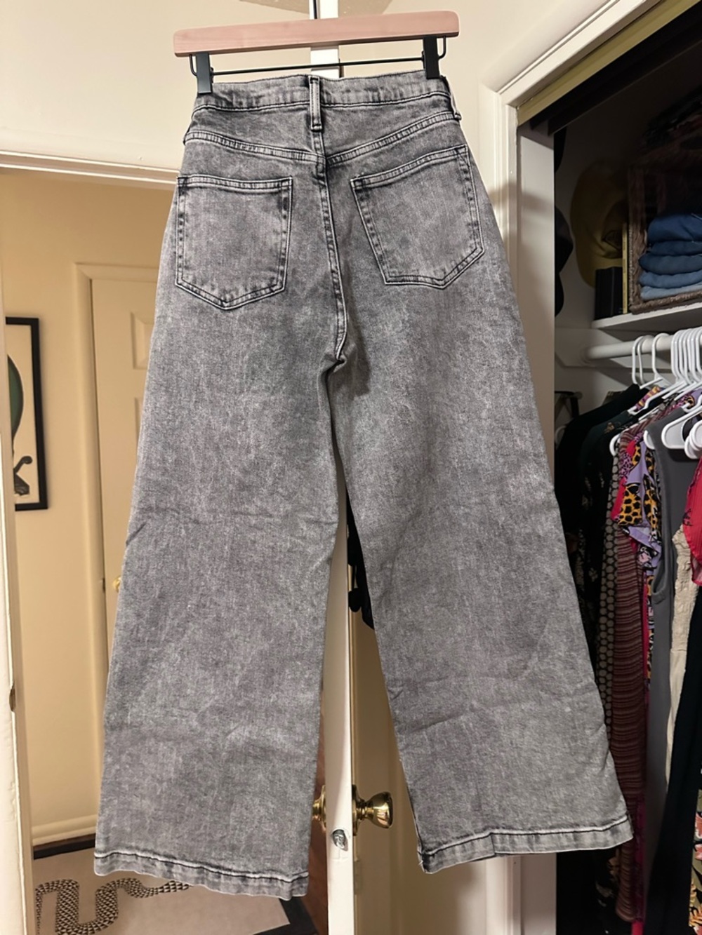 GAP High-Rise Wide Leg Jeans in Washed Gray - Picture 2 of 2